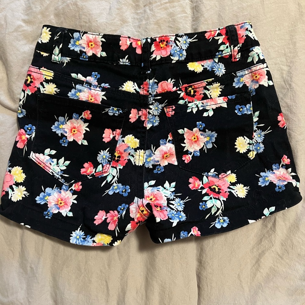 Floral Shorts - Picture 2 of 2